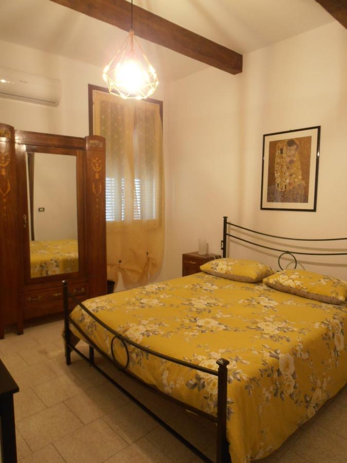 B&B Timo E Rosmarino Sermide Exterior foto